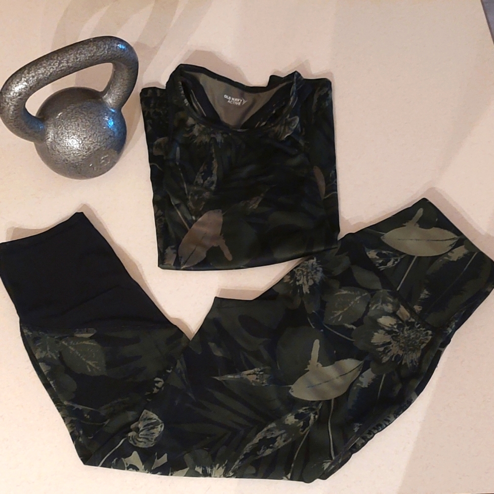 Old Navy Green Racer Back Top & High Waisted Matching Workout Tights Set
